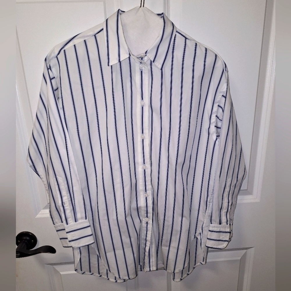A J.Crew ladies long sleeve button-down shirt in a size 0.
